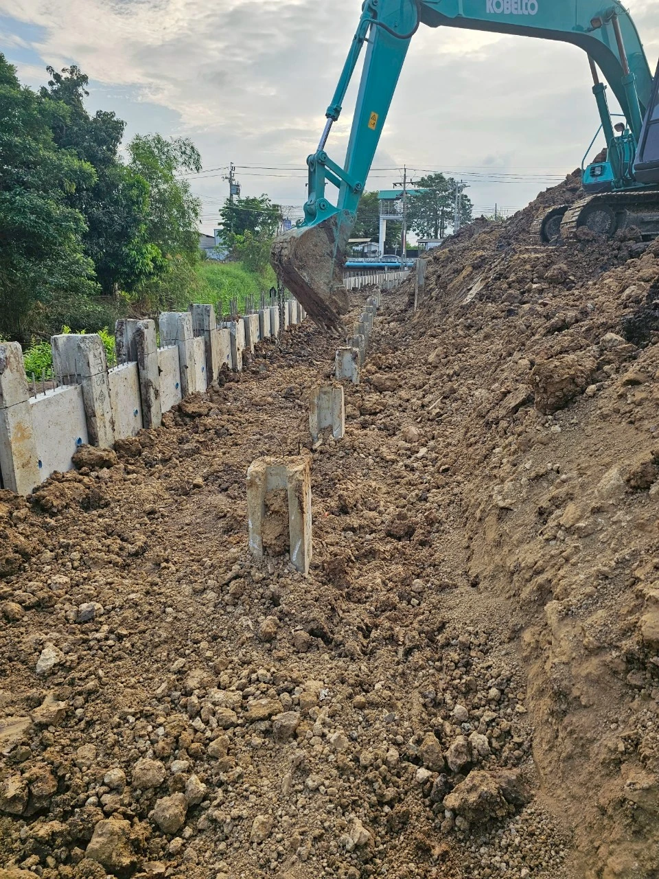 เทพื้นคอนกรีตลานพักสินค้า
