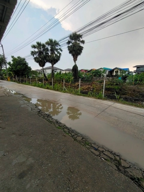 ขนเศษวัสดุก่อสร้าง