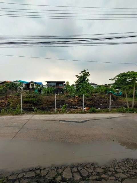 ขนเศษวัสดุก่อสร้าง