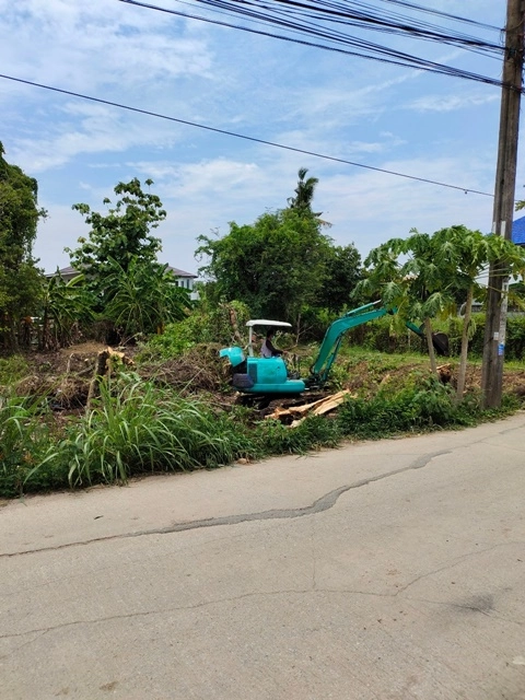 ขนเศษวัสดุก่อสร้าง