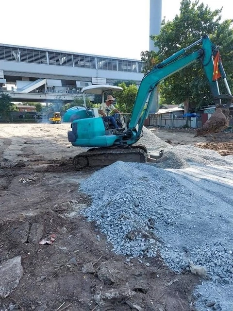 แบคโฮให้เช่า