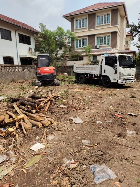 ขนเศษวัสดุก่อสร้าง