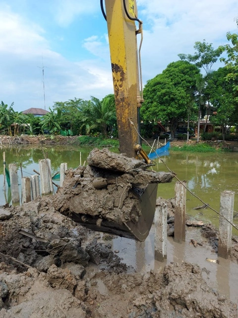 ปรับพื้นที่