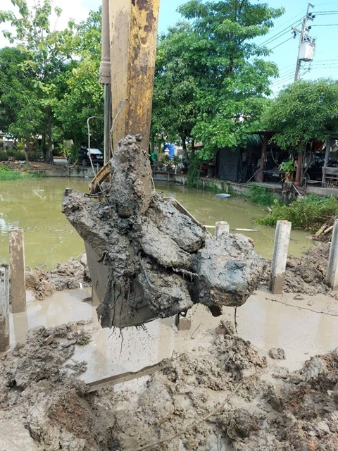 ปรับพื้นที่