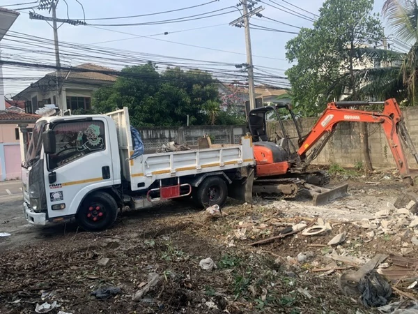 ขนเศษวัสดุก่อสร้าง