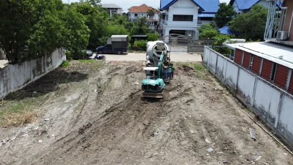 ปรับพื้นที่