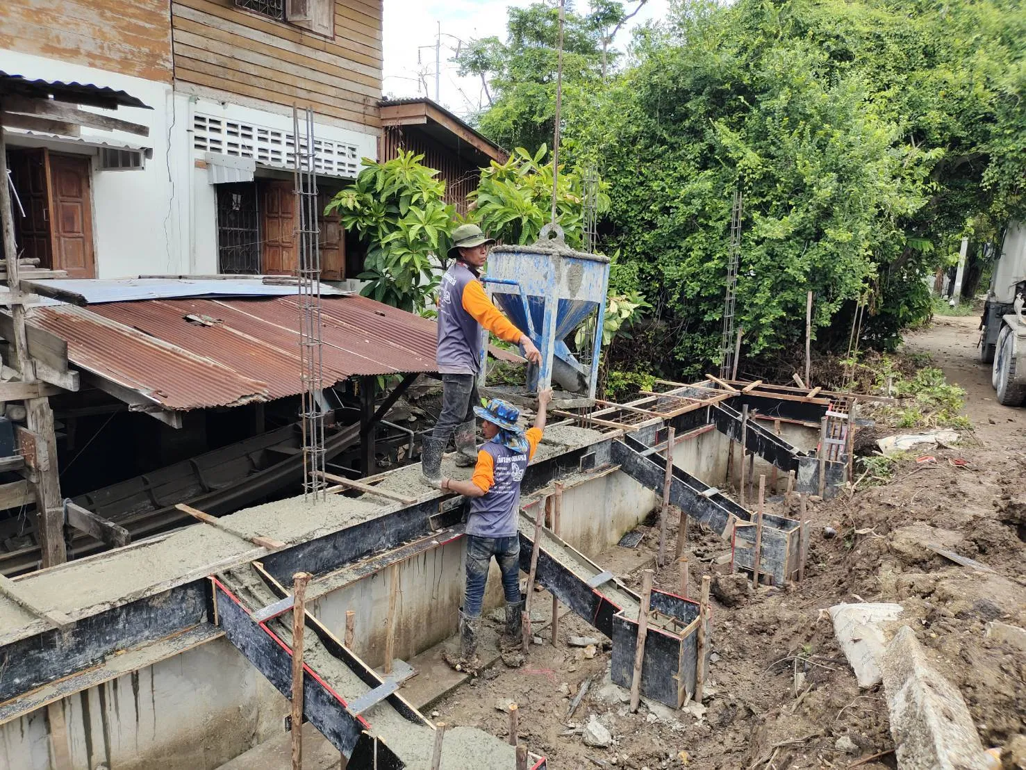 ทุบ รื้อถอนบ้าน และอาคาร