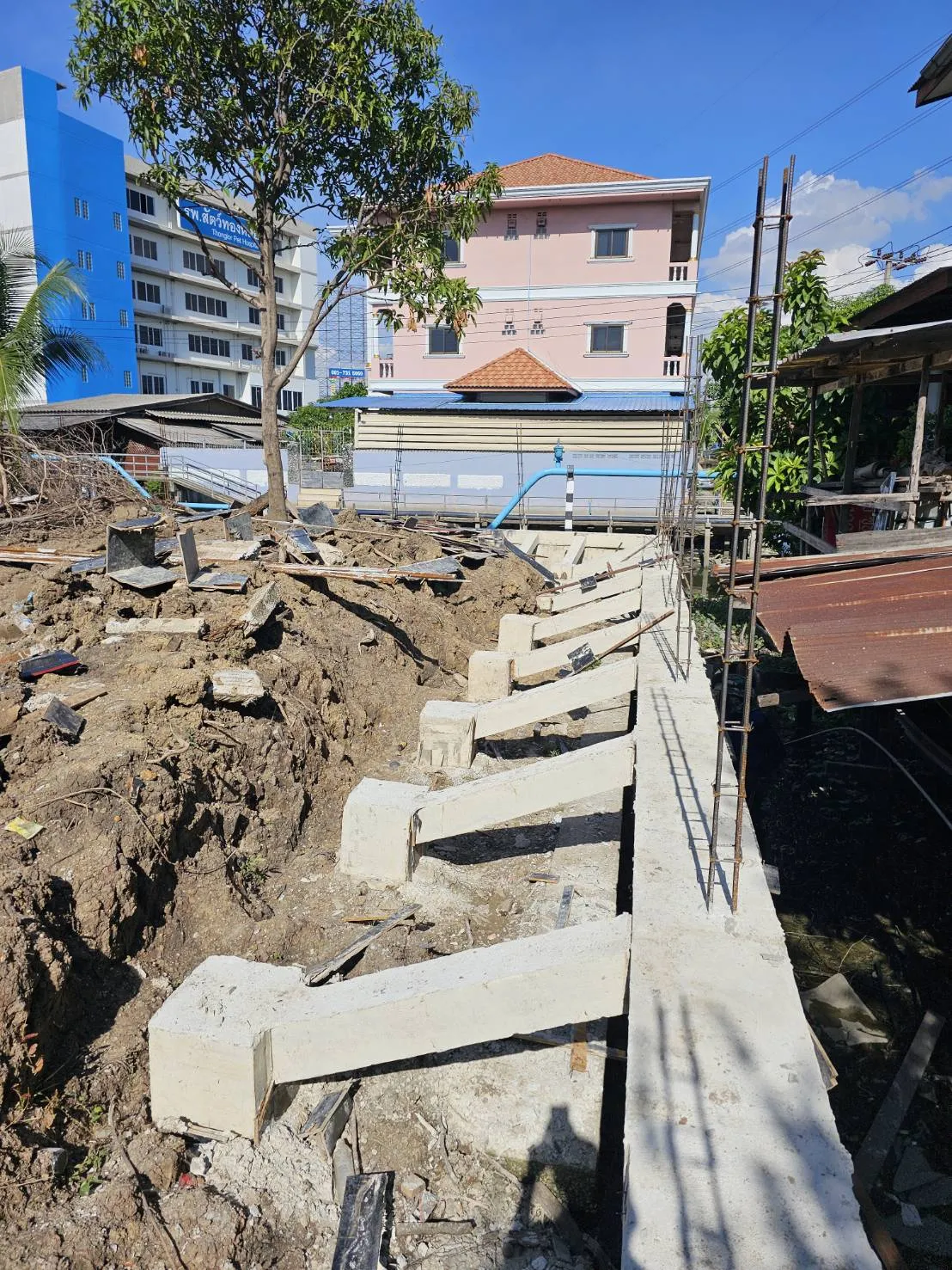 ทุบ รื้อถอนบ้าน และอาคาร