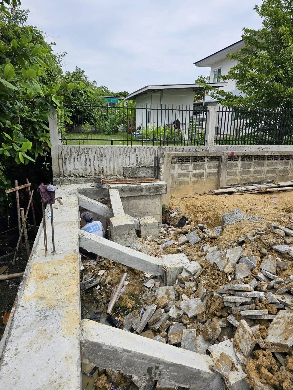 ปรับพื้นที่
