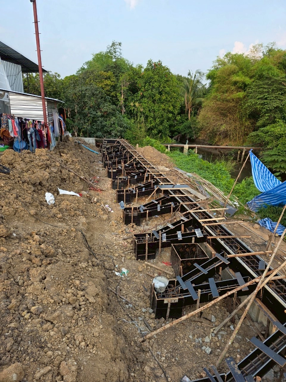 ปรับพื้นที่