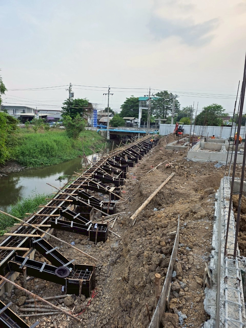 ปรับพื้นที่
